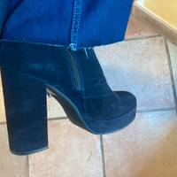 Stivaletti blu scamosciati con tacco e plateau