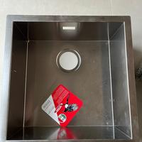 Lavabo Nuovo 45x45 – Mai Usato!