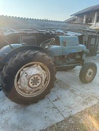 Trattore ford