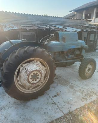 Trattore ford