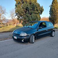 Renault Clio 2 - Sport 1600 16v 79 kw - 110 hp cv