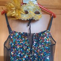 vestito e maschera carnevale 