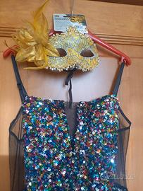 vestito e maschera carnevale 