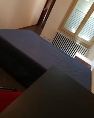 Singola per ragazza Via Gazzata Centro storico TUT