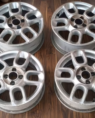 4 Cerchi in lega Misura R 15