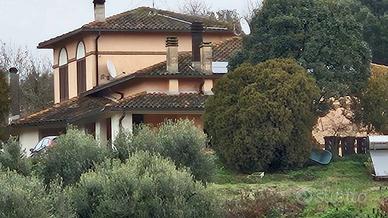 Villa di 290 m² con più di 5 locali e box auto dop