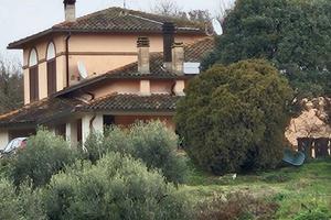 Villa di 290 m² con più di 5 locali e box auto dop