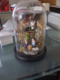 Presepe artigianale sotto campana