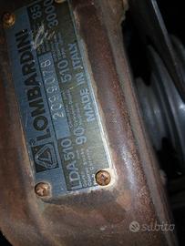 Trattore agricolo 4×4 