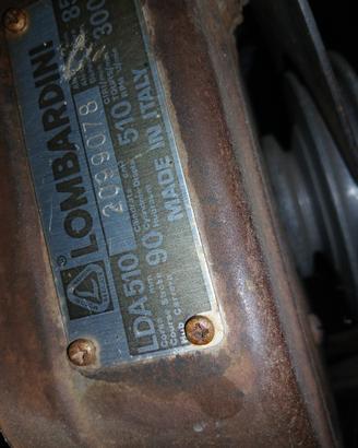 Trattore agricolo 4×4 