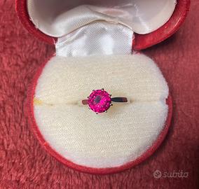 Anello antico con rubino