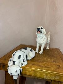 Cane e cane dalmata statua