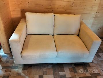 DIVANO LETTO ,SCAMOSCIATO, in buono stato