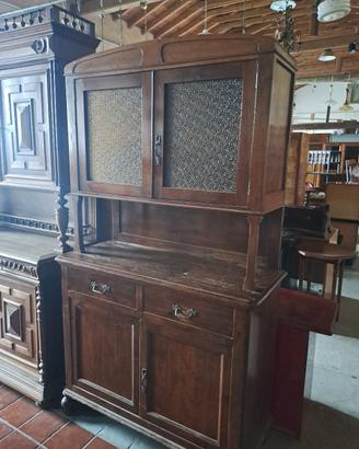 Credenza in legno con alzata a giorno