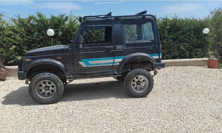 Suzuki samurai 