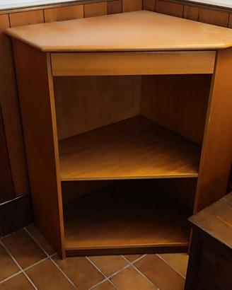 Mobile angolare in legno con cassetto e ripiani
