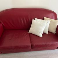 Divano in ecopelle bordeaux, come nuovo