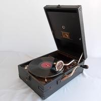 Grammofono portatile "La Voce del Padrone"