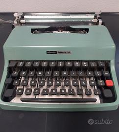 Macchina da scrivere Olivetti lettera 32