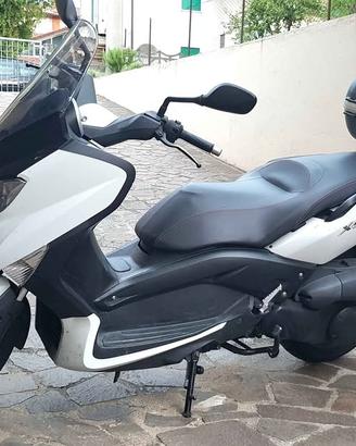 Yamaha XMAX 250
