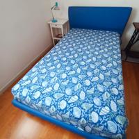 Letto singolo, armadio, comodino