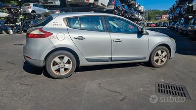 RENAULT MEGANE 2009 SOLO PER RICAMBI