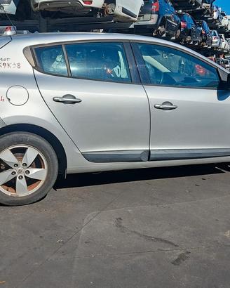 RENAULT MEGANE 2009 SOLO PER RICAMBI