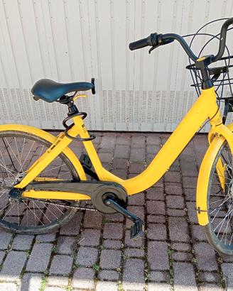 Bicicletta con ruote piene+luci pannellino solare 