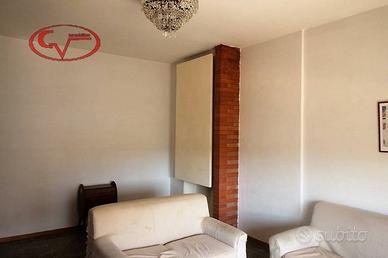 Appartamento di 100 m² con 4 locali e box auto a M