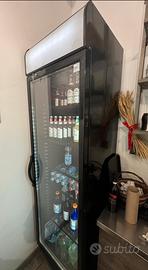 Frigorifero con porta a vetro