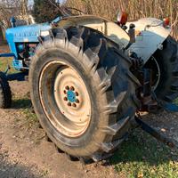Trattore Ford 5000