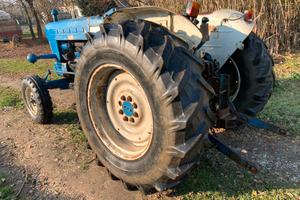 Trattore Ford 5000