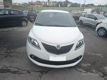 Lancia Ypsilon 1.0 FireFly 5 porte S&S Hybrid Silv