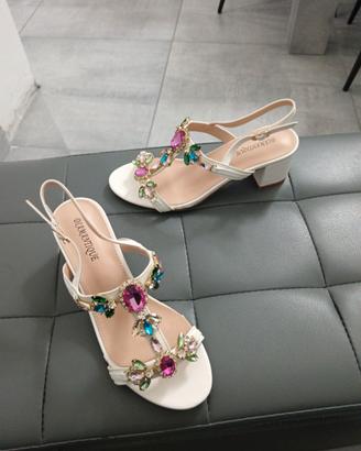 Sandalo con tacco e gioielli n 38