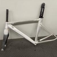 Telaio  bici grezzo con la forcella in carbonio