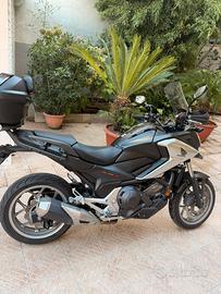 Honda NC750X DCT – bauletto e accessori