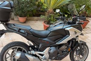 Honda NC750X DCT – bauletto e accessori
