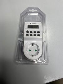 TIMER DIGITALE CON PRESA SCHUKO 230V
