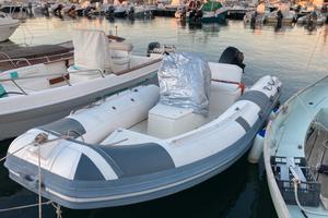 Gommone motore carrello TRATTABILE