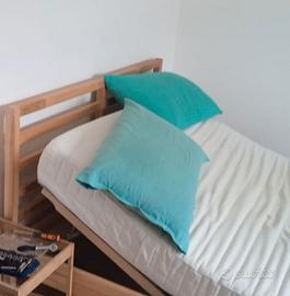 Letto in legno ( pino)