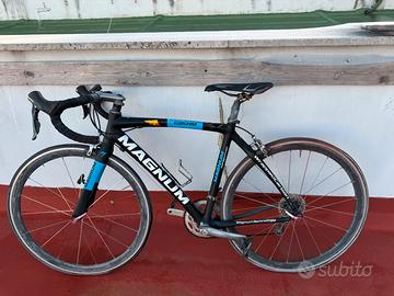 Bici da corsa Magnum