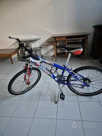 Mountain Bike XMR  Black Bull