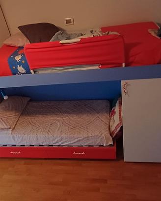 Cameretta a ponte con letto a castello