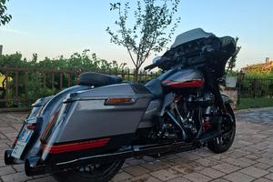 Harley Davidson street glide cvo2020