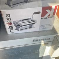 Macchina per tirare la pasta