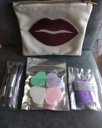 Kit trucco + panno struccante + 4 spugne + beauty