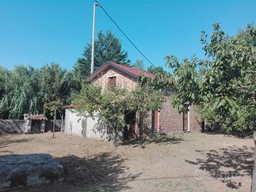Garage (casetta rustica) con terreno