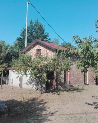 Garage (casetta rustica) con terreno