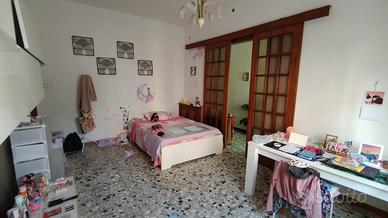 Stanza singola a Pontedera