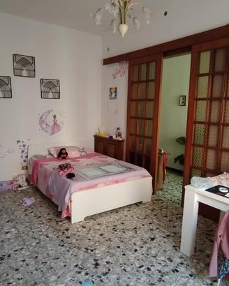 Stanza singola a Pontedera